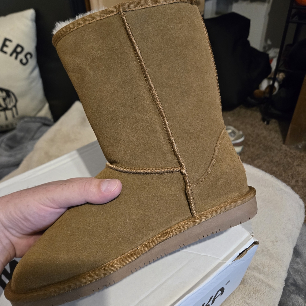 Minnetonka Size 8 Boots New - Picture 2 of 3
